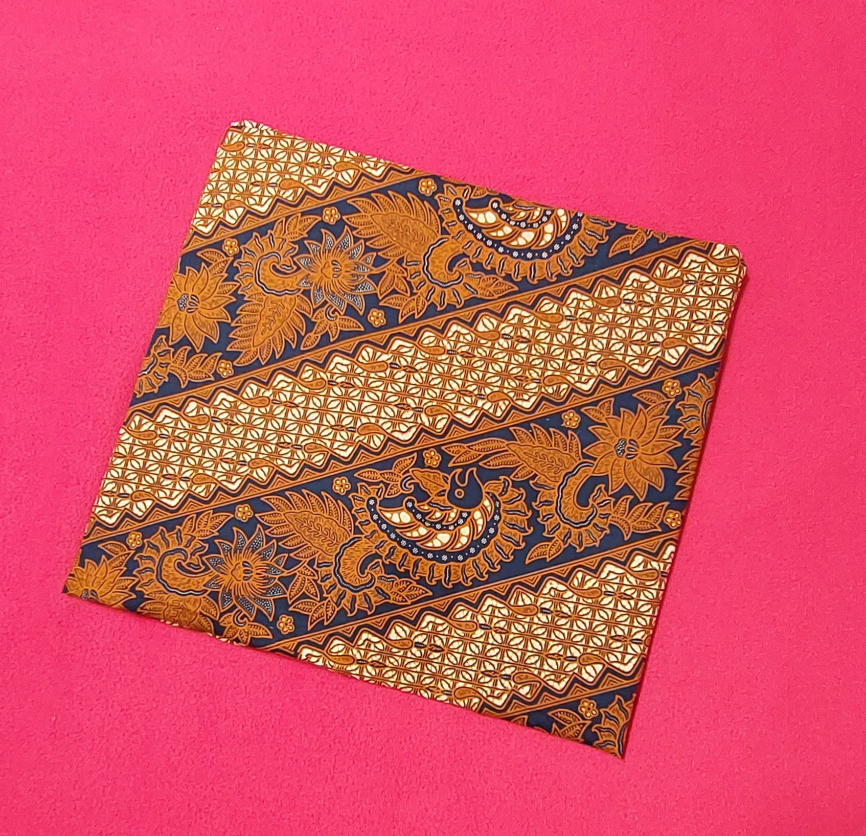 batik sarong sogan bruin